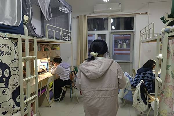 图2(600×400).jpg