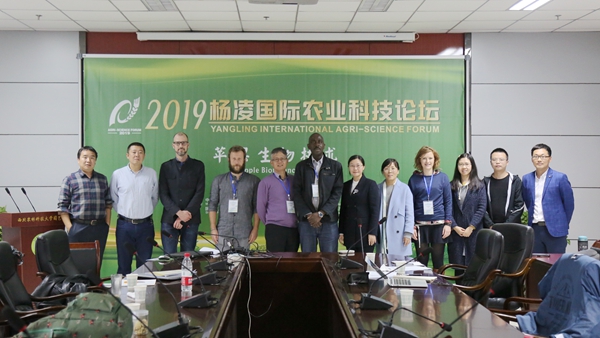 0cdf6595212f43fd90767076cceaf3a2.jpg 合影留念.JPG