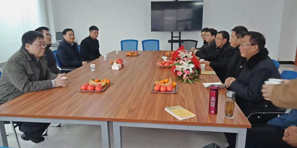 b92fcd25da0a4f4f99bae5257a130178.jpg 慰问照片.jpg